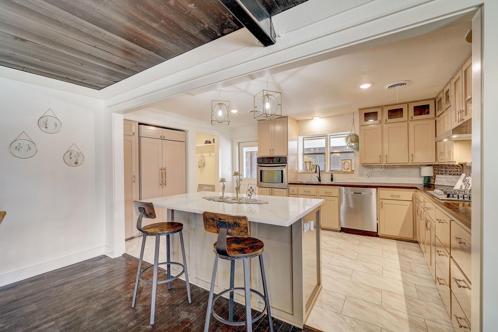 300 W Taggard Street