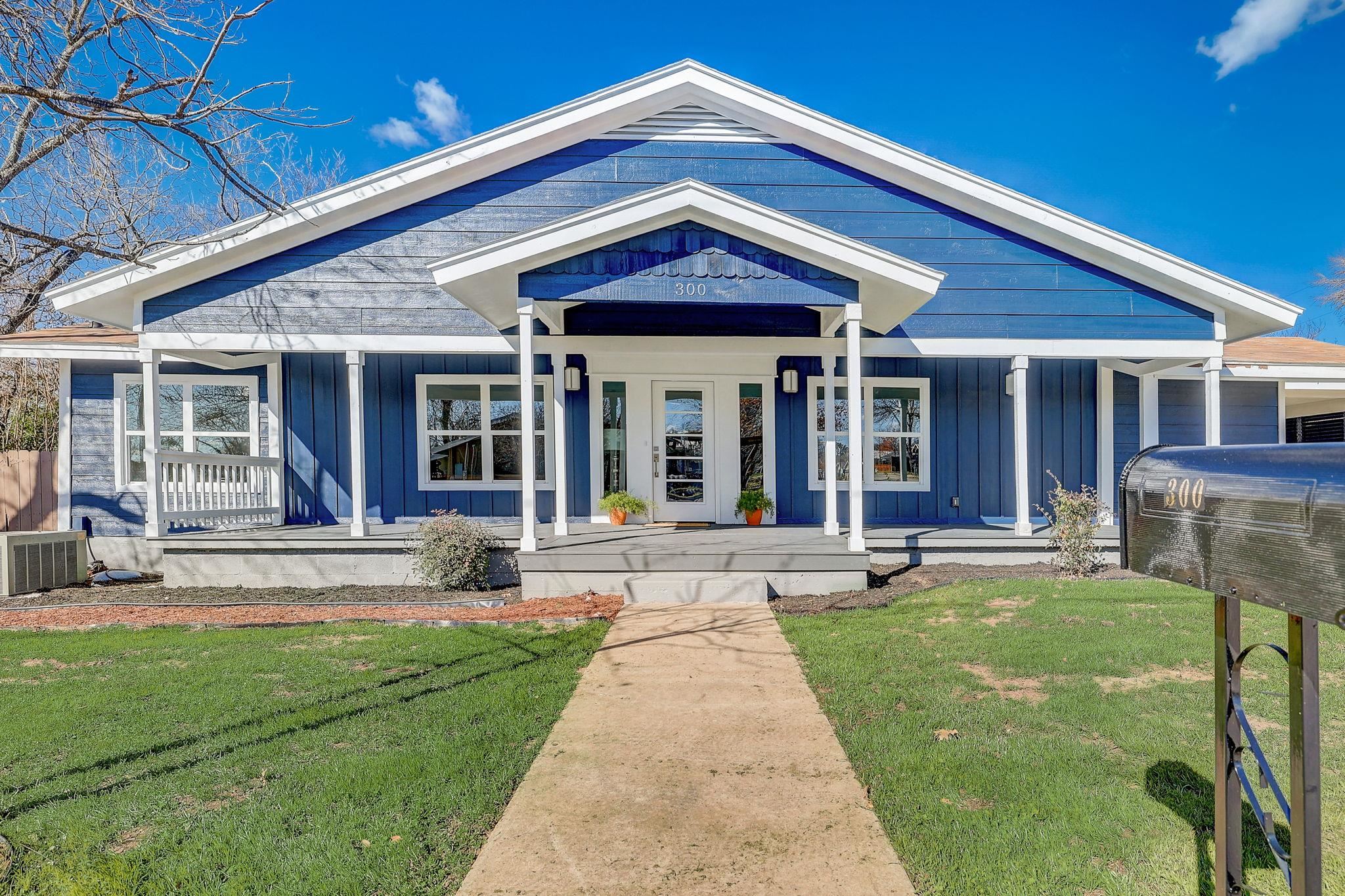 300 W Taggard Street
