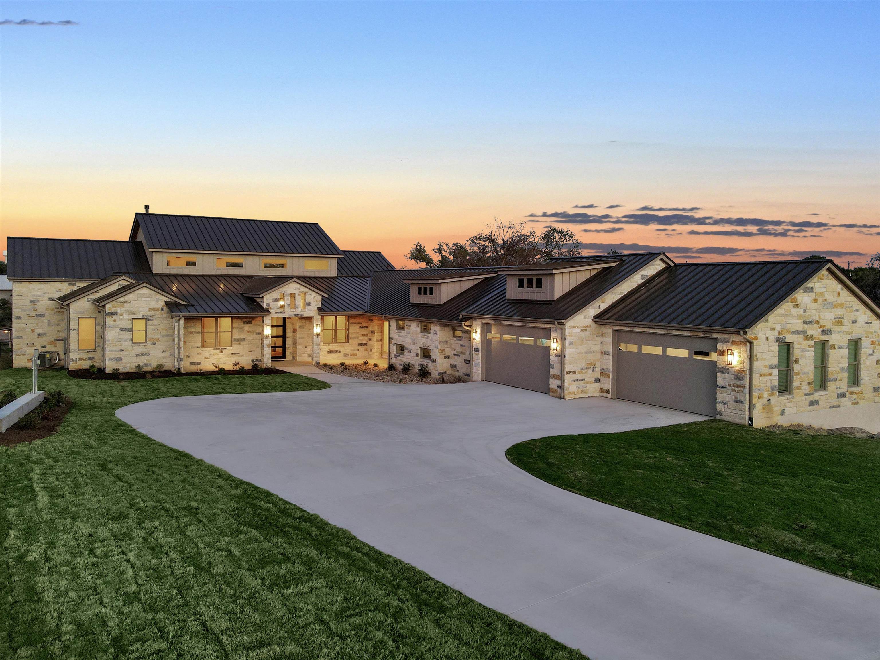1011 MOSS DOWNS