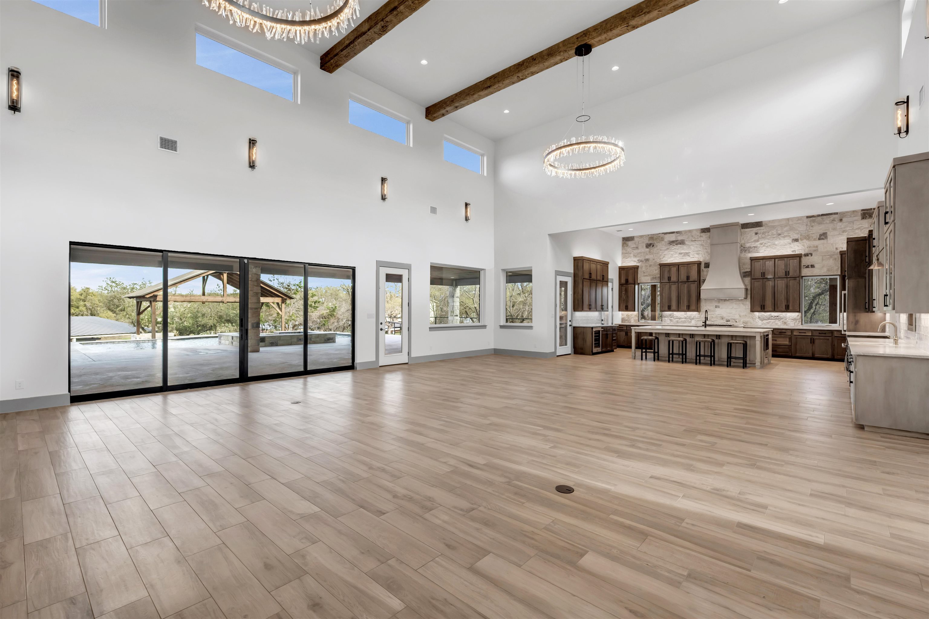1011 MOSS DOWNS