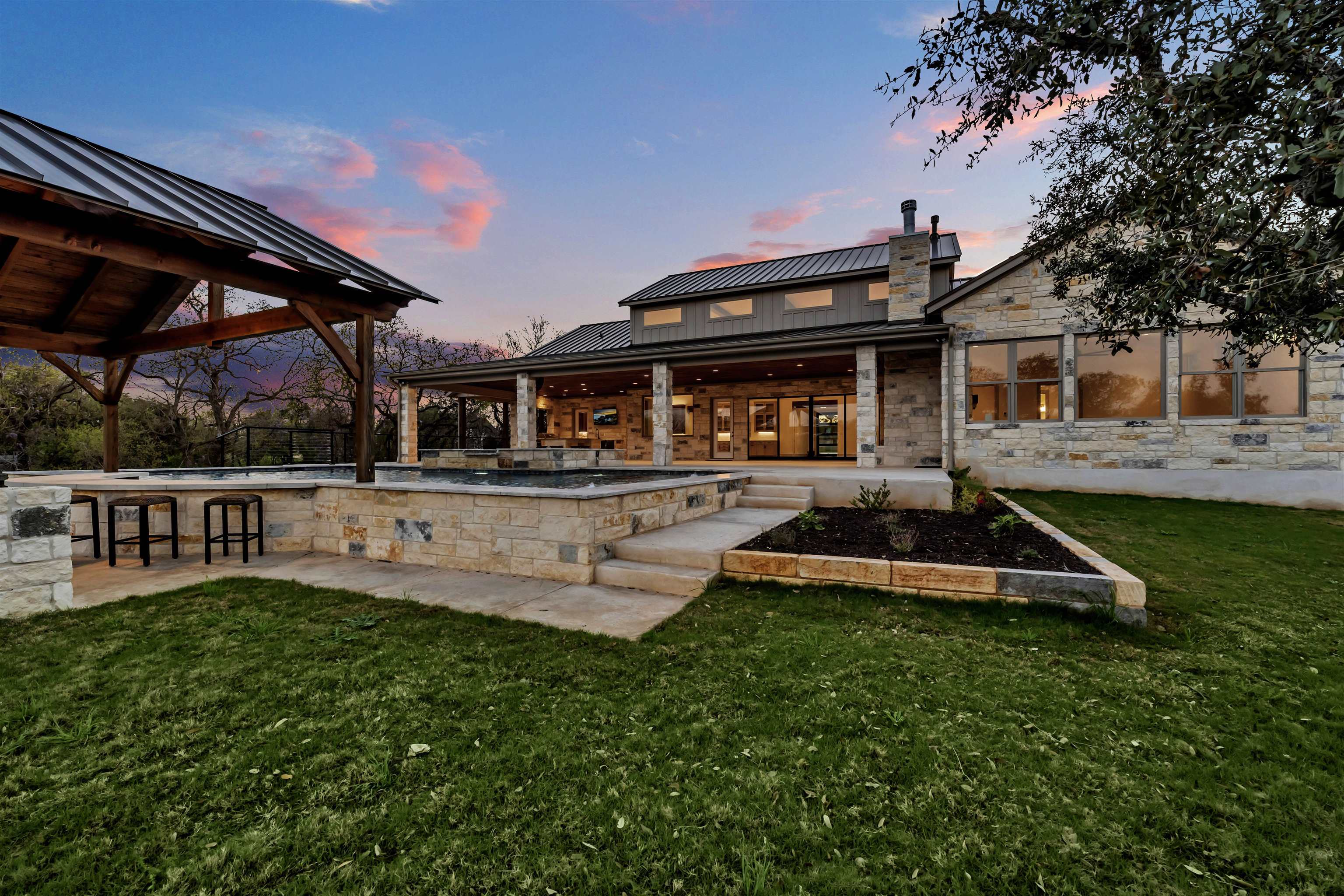 1011 MOSS DOWNS