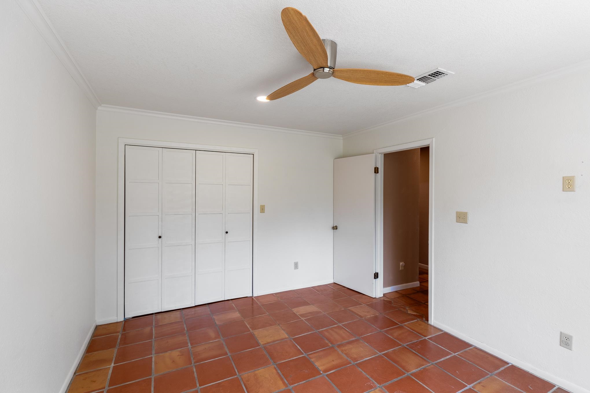 206 Blue Ground