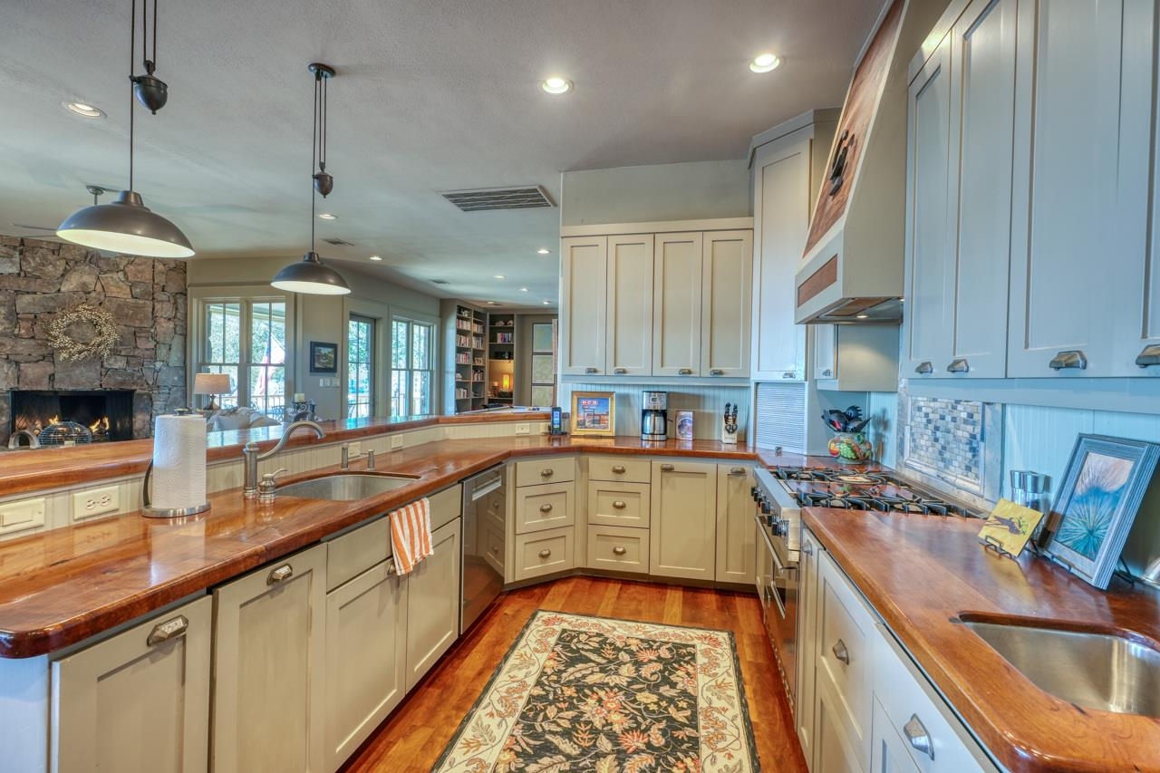 244 Scenic View Drive