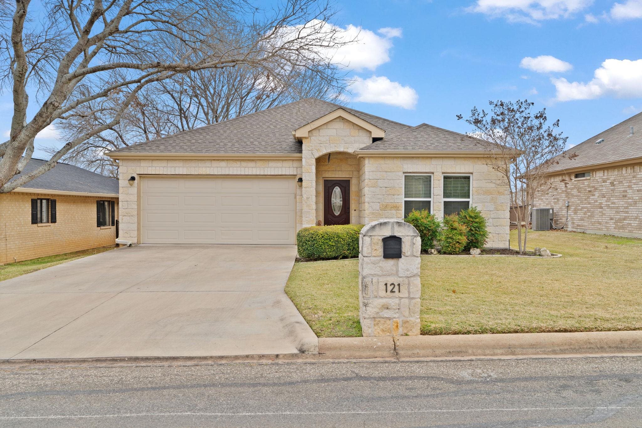 121 Preston Trail