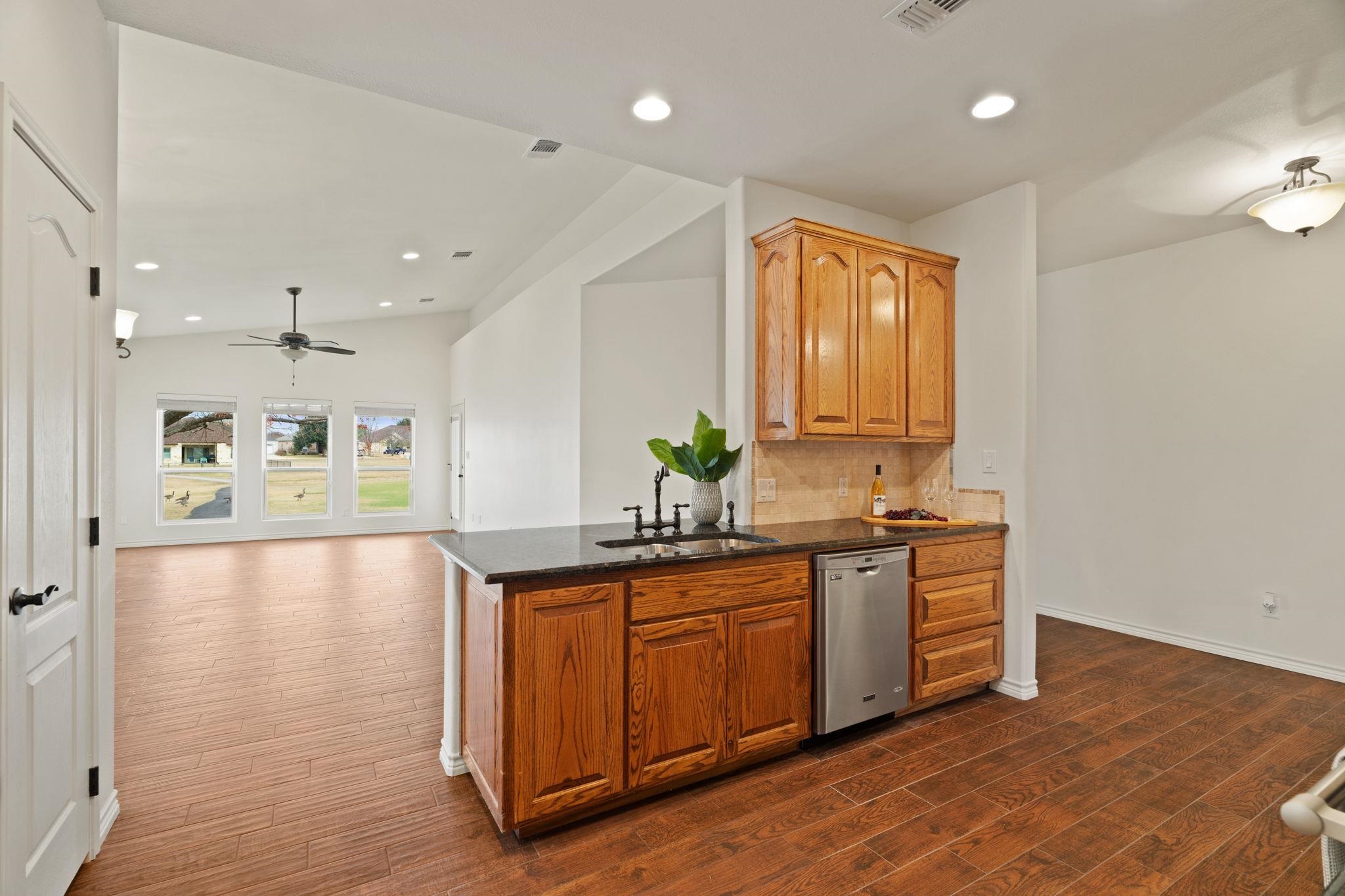 121 Preston Trail