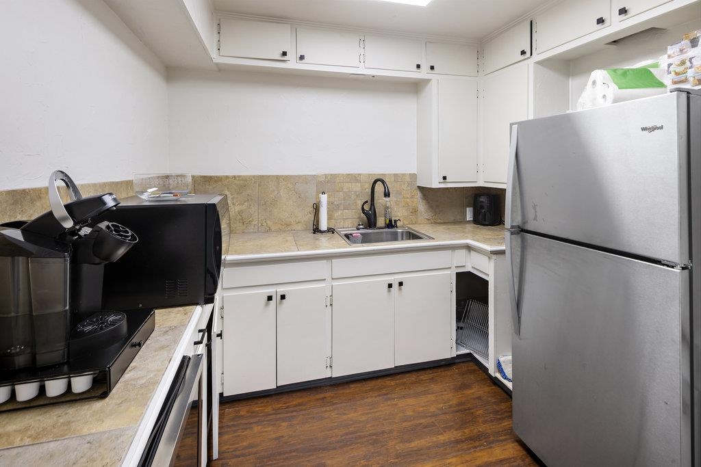 900 Avenue J