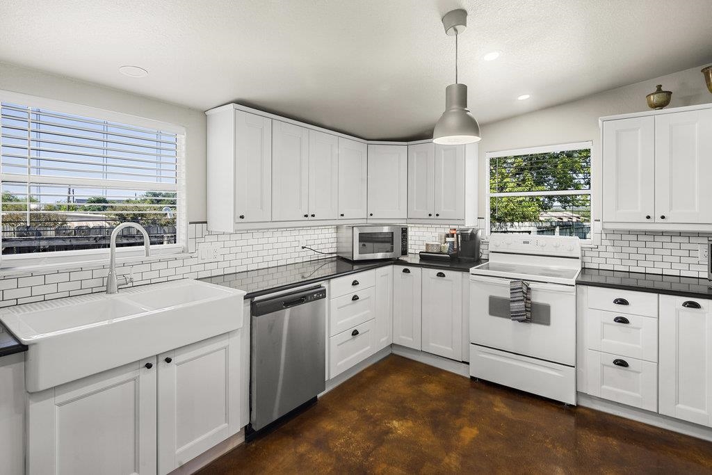 900 Avenue J