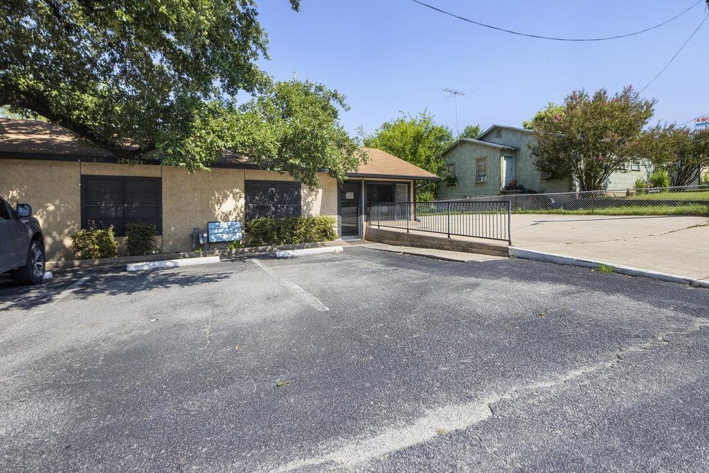 900 Avenue J