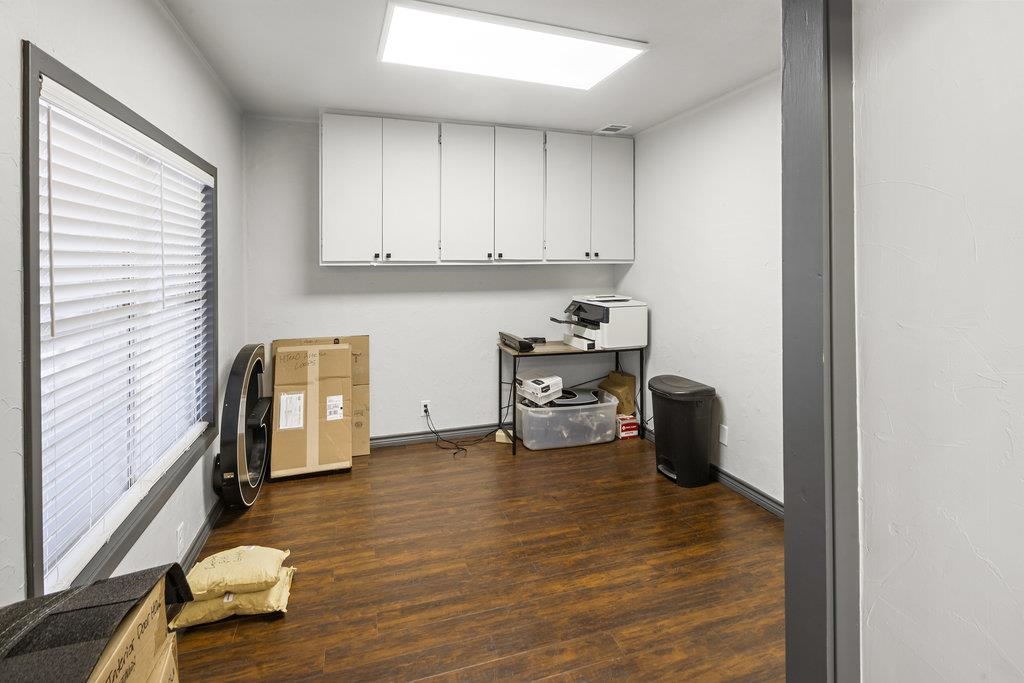 900 Avenue J