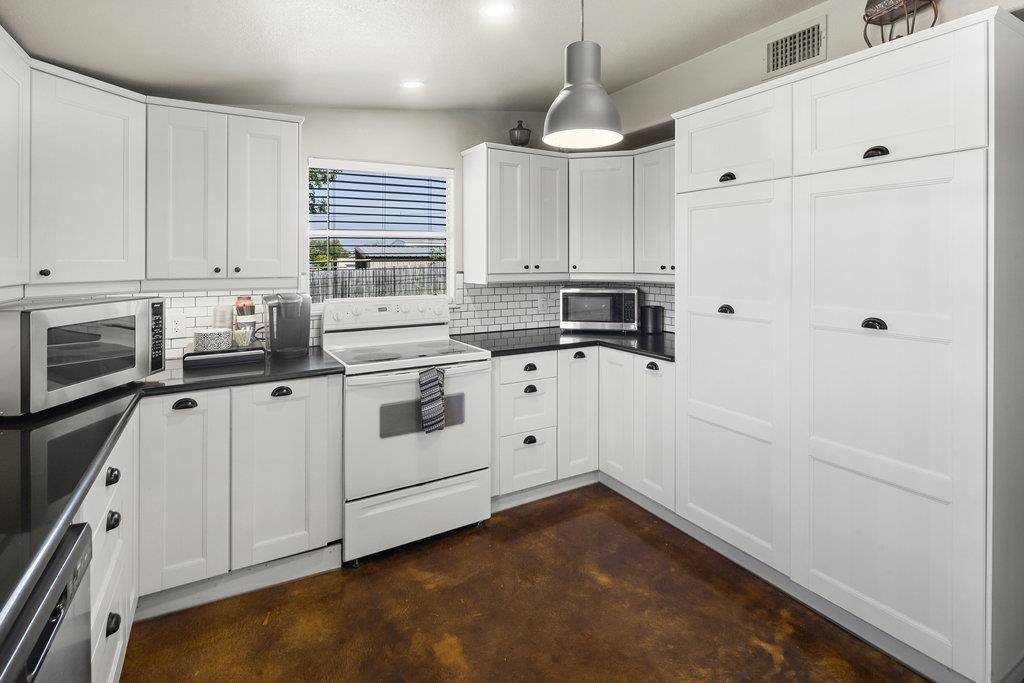 900 Avenue J