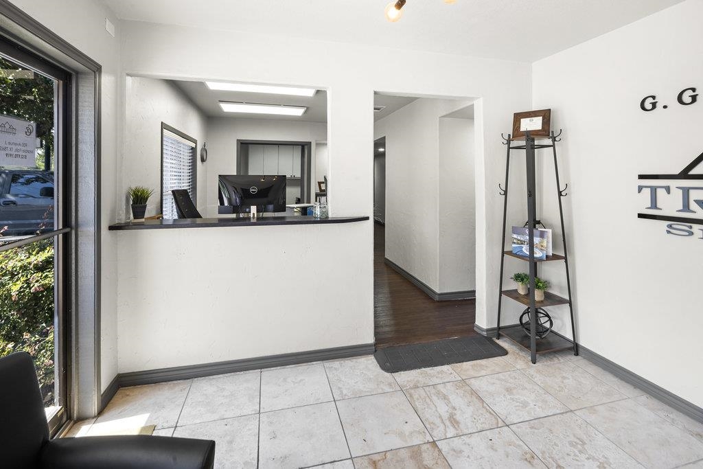 900 Avenue J