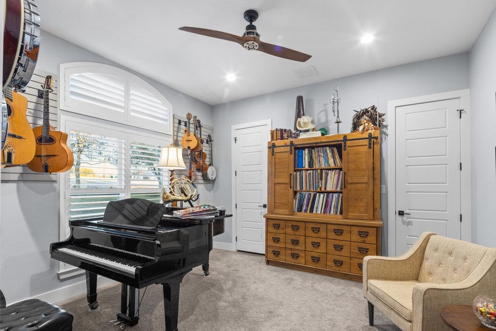 101 Falling Creek Cove