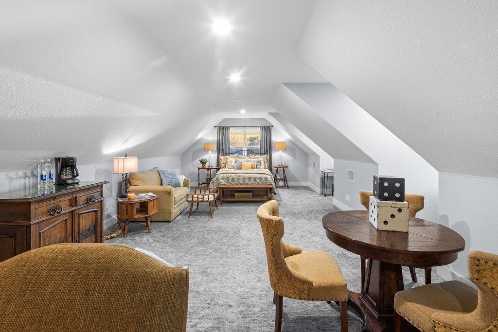 101 Falling Creek Cove
