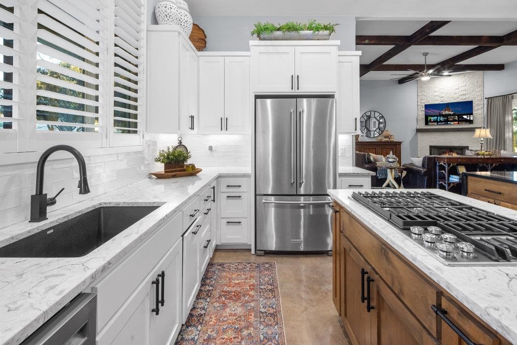 101 Falling Creek Cove