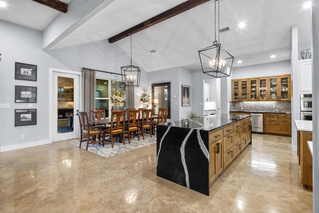 101 Falling Creek Cove