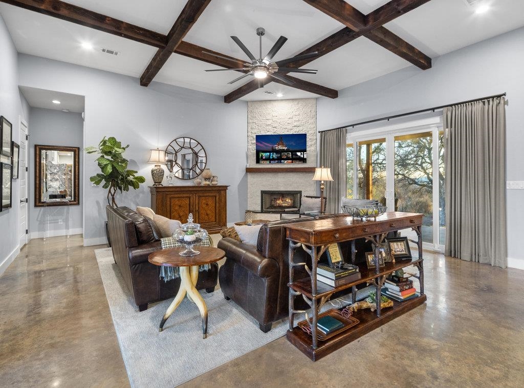 101 Falling Creek Cove