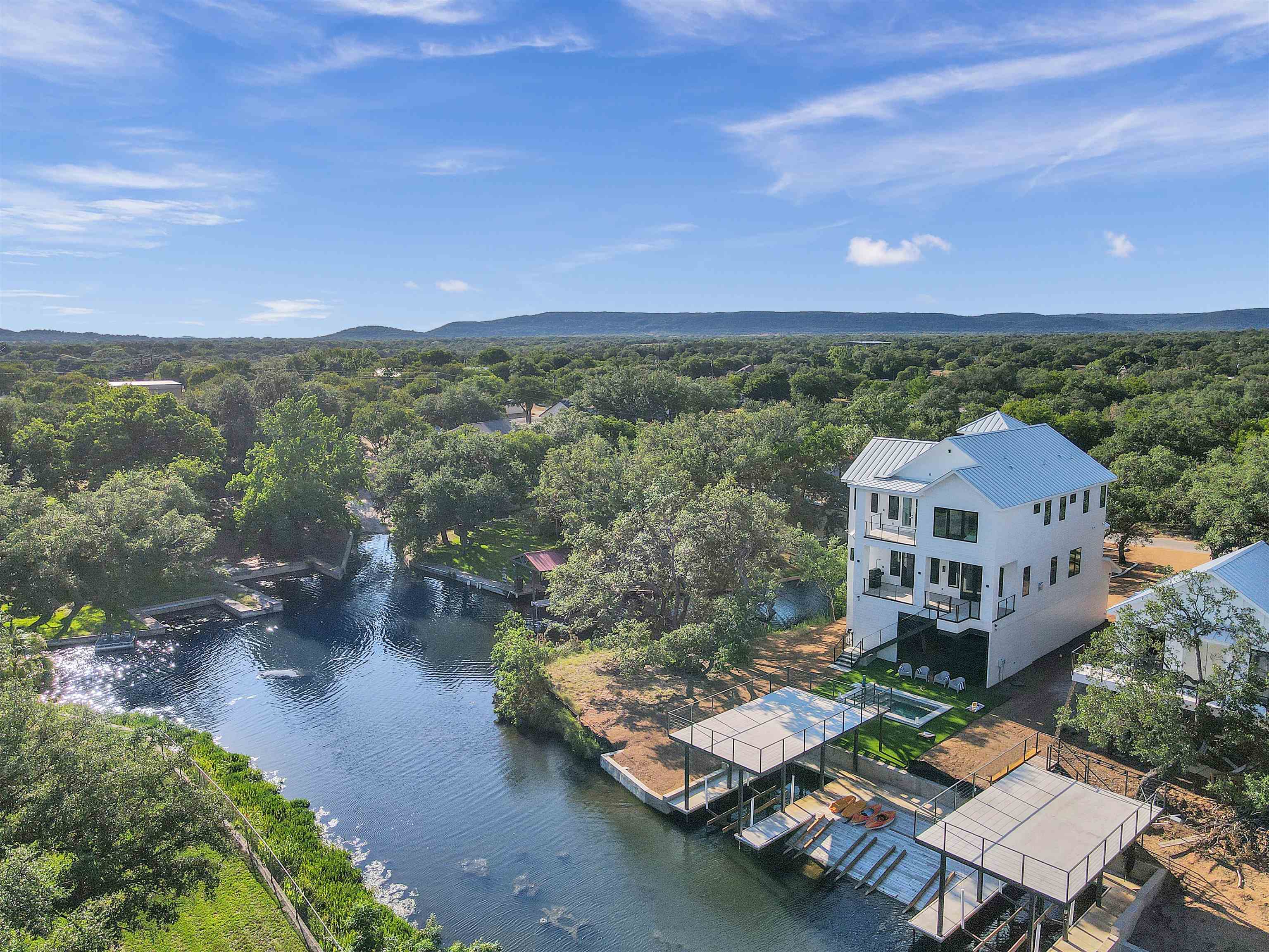 622 Williams Lakeshore