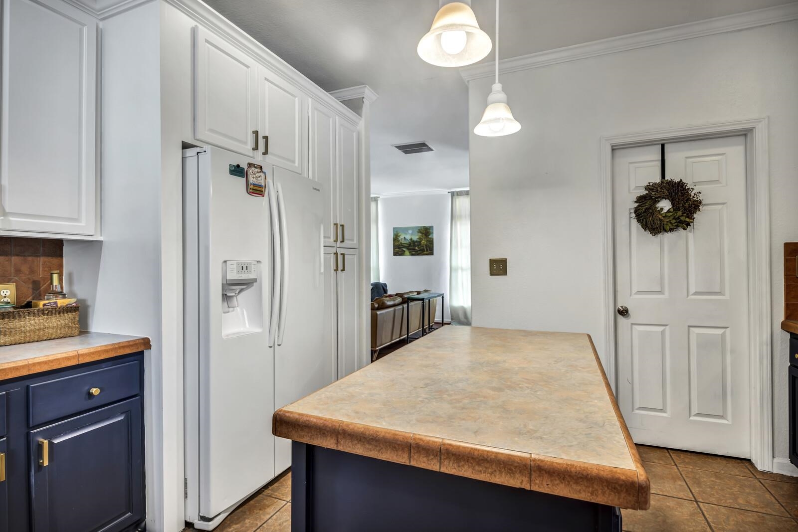 1302 White Tail Road