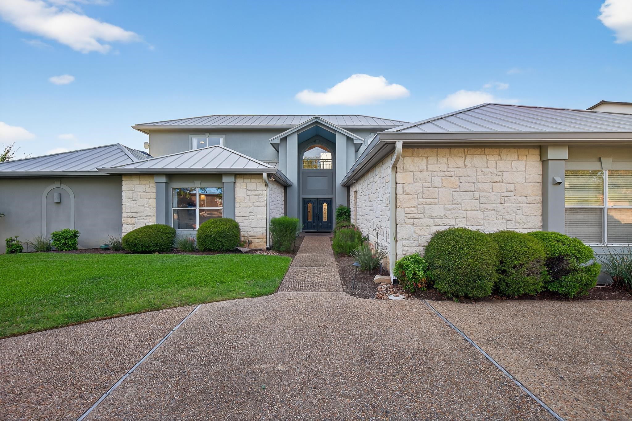 3000 Driftwood Ln