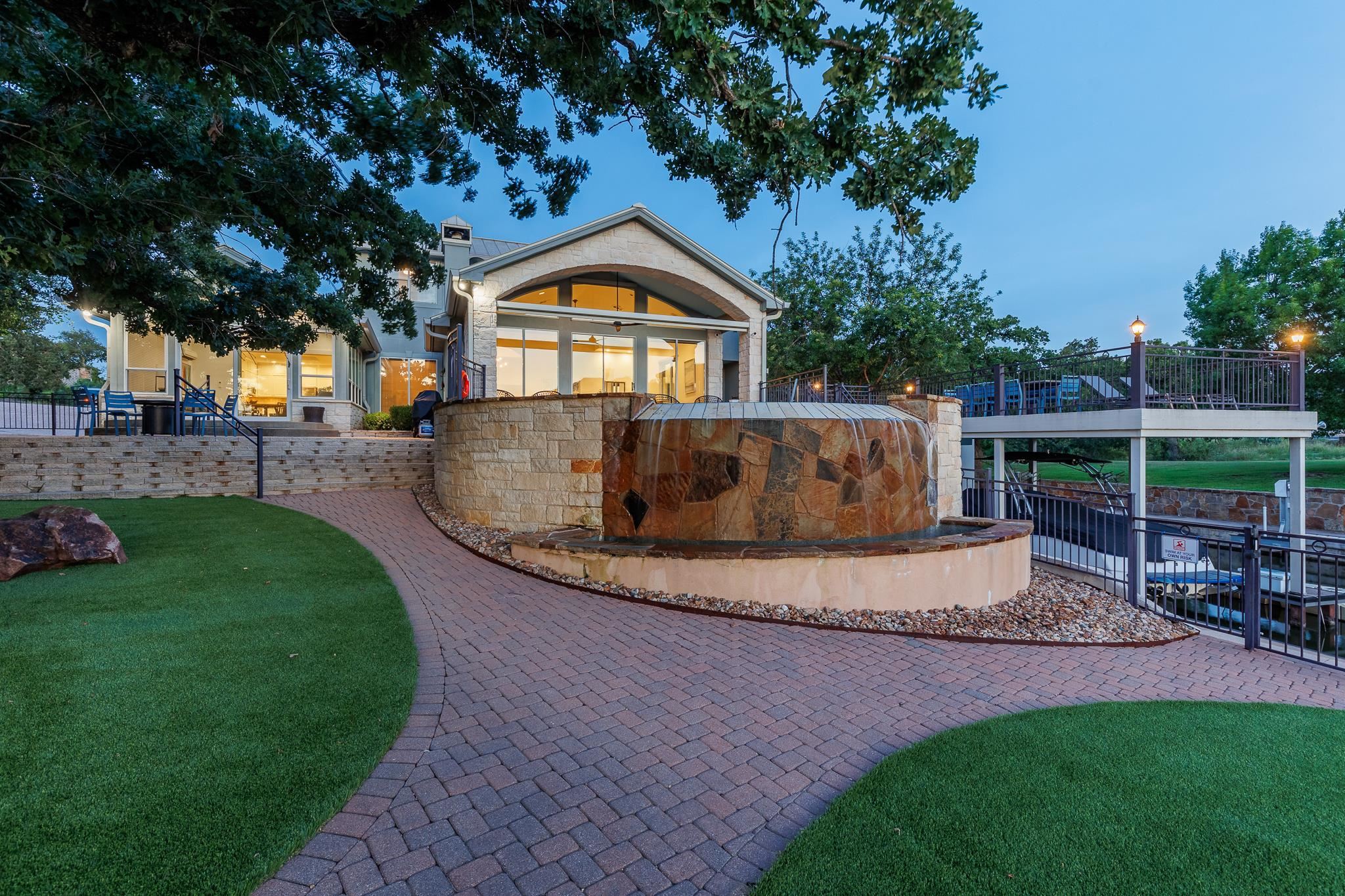 3000 Driftwood Ln