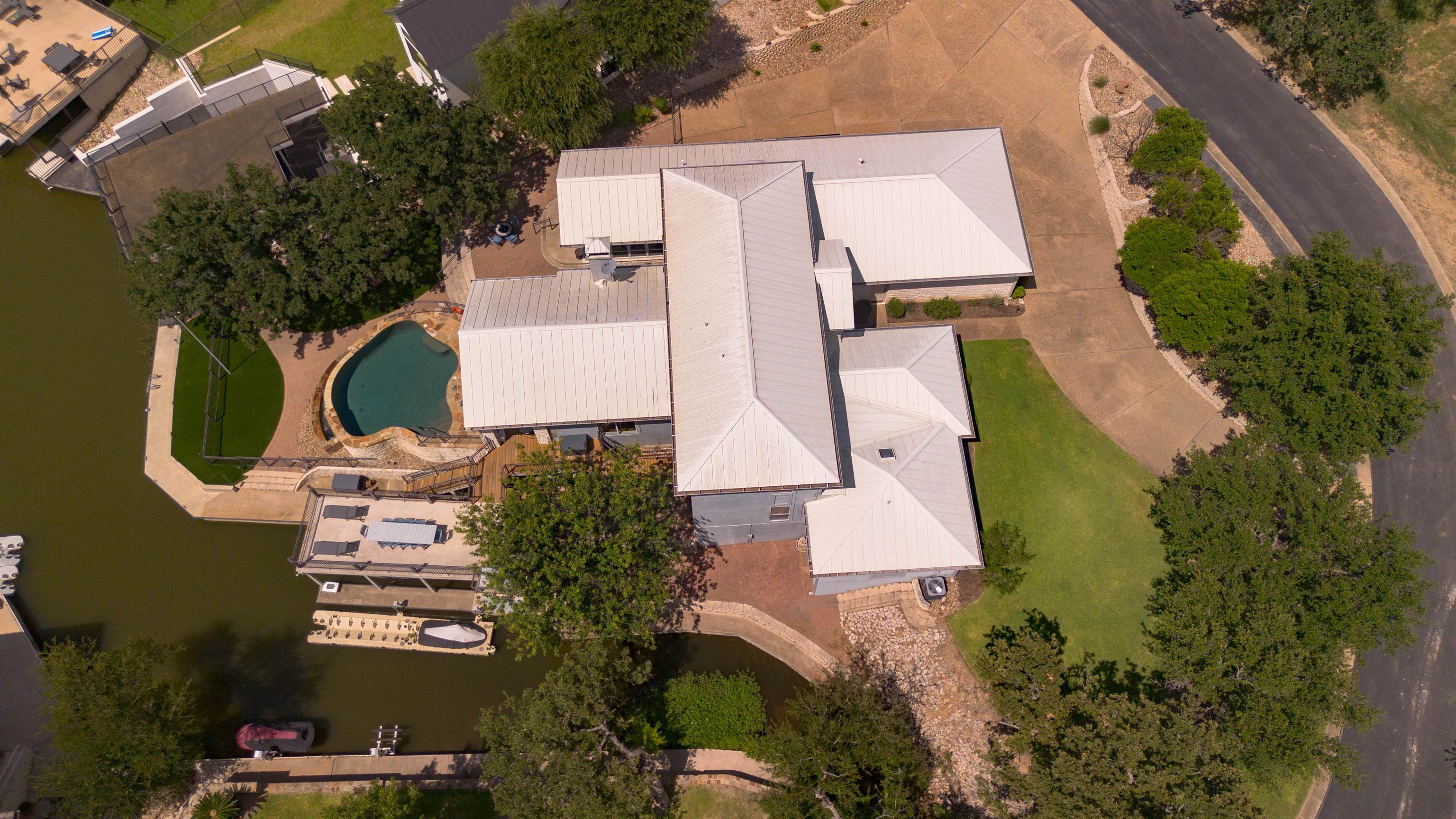 3000 Driftwood Ln
