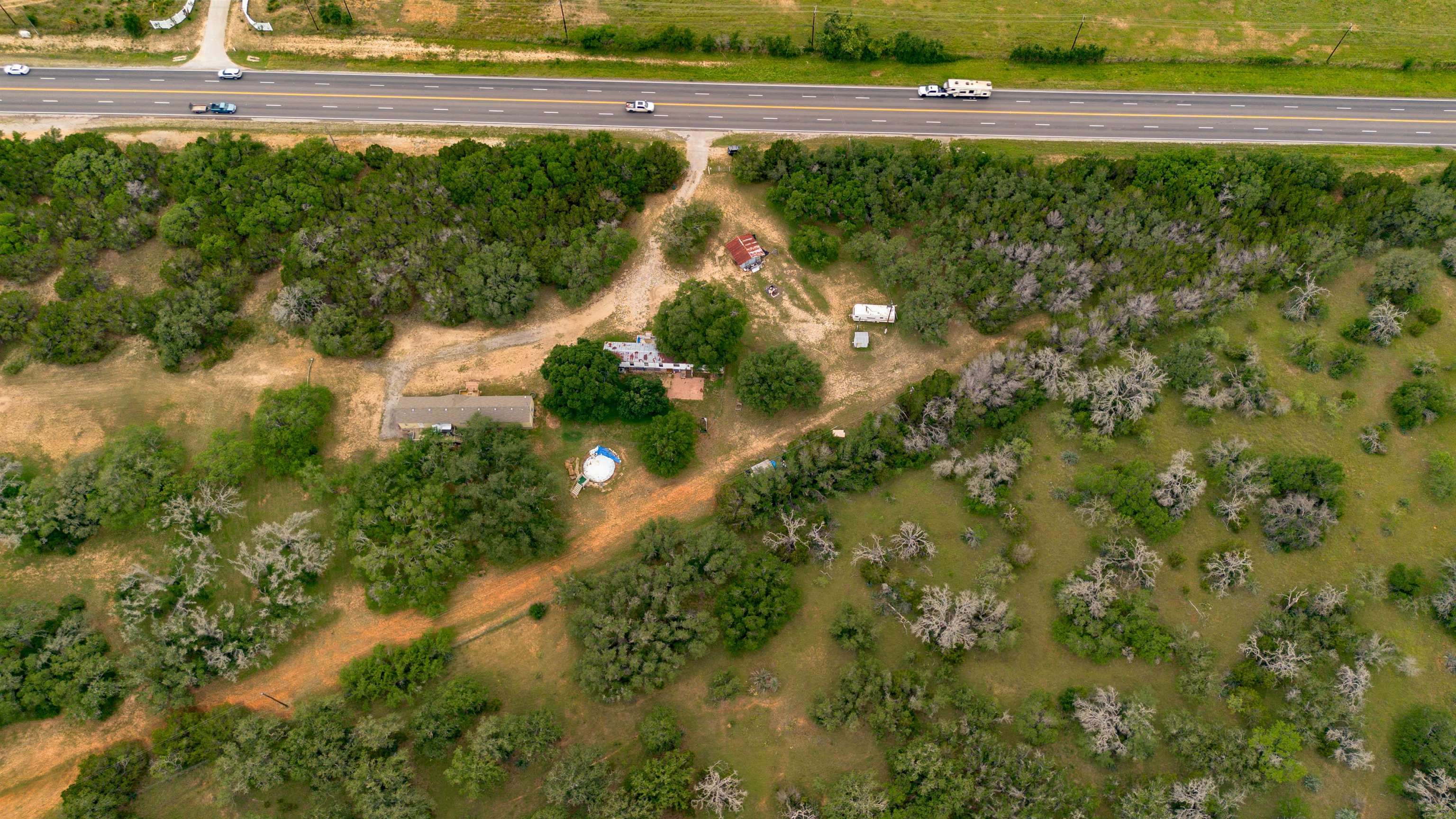 7824 N US Hwy 281