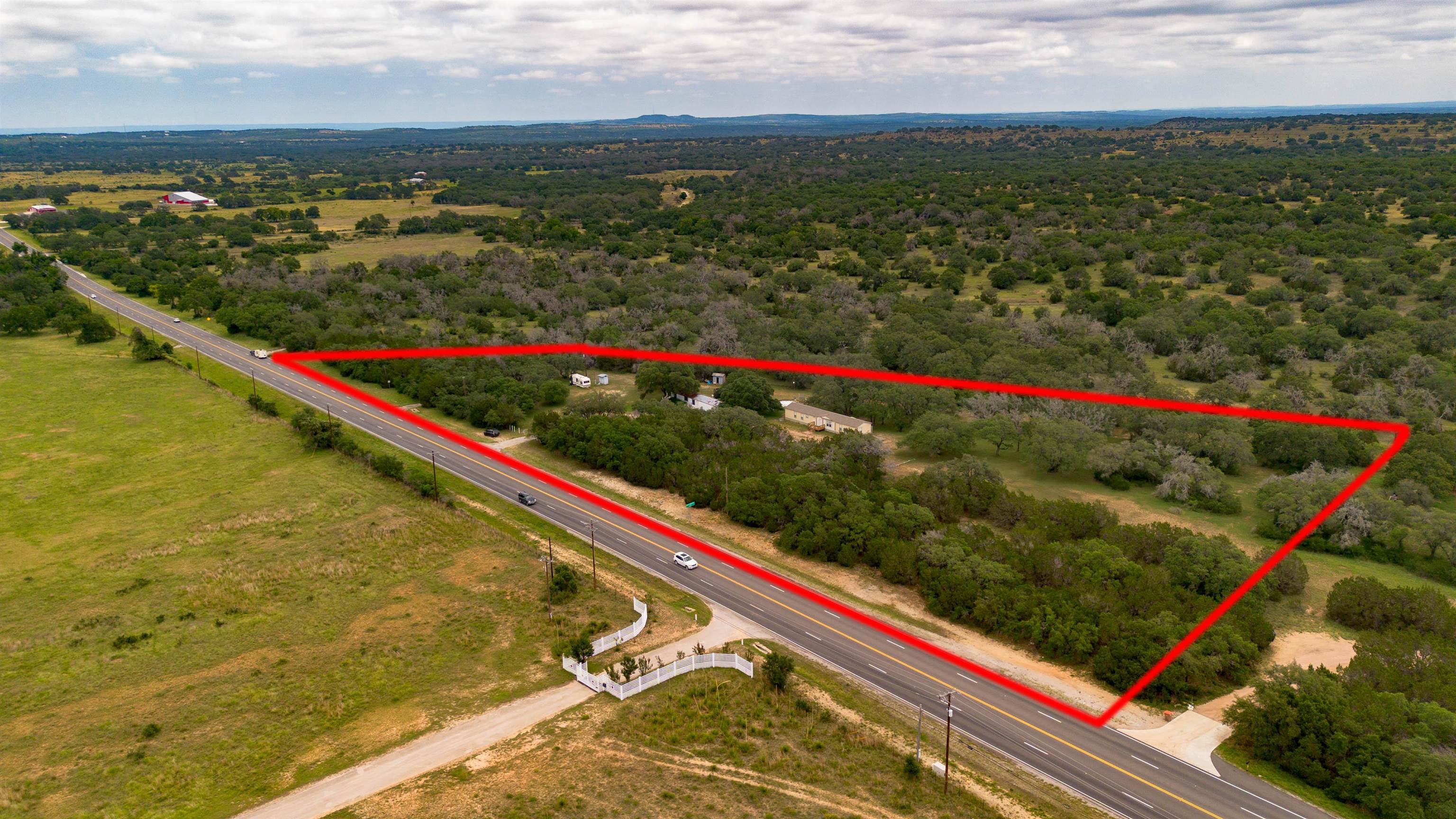 7824 N US Hwy 281