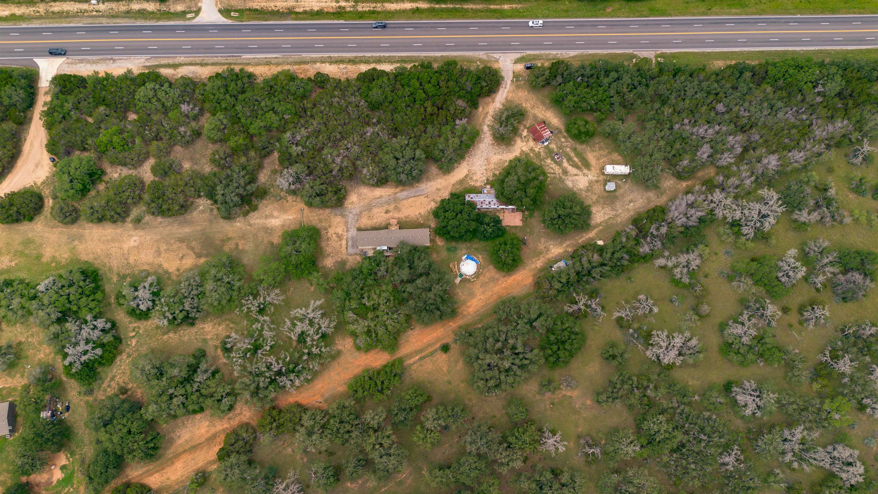 7824 N US Hwy 281