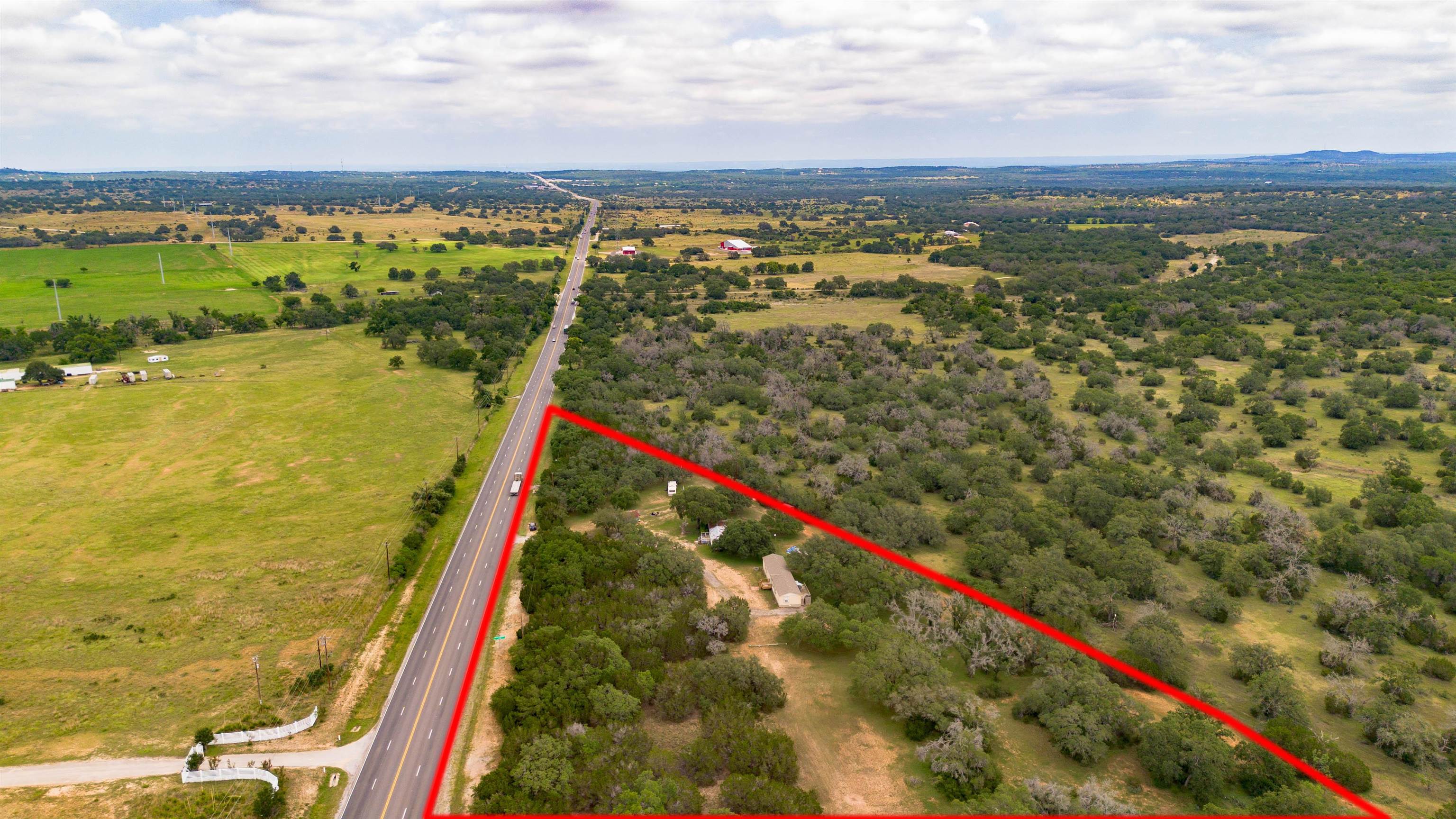 7824 N US Hwy 281