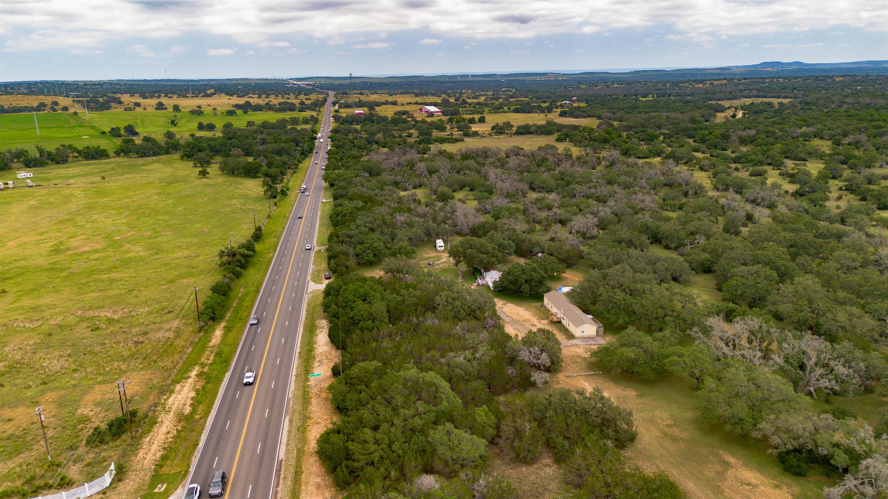 7824 N US Hwy 281