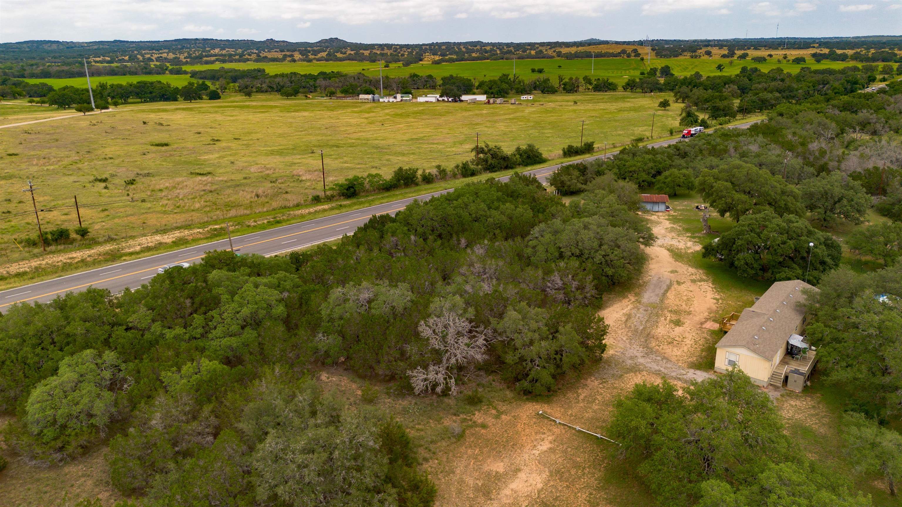 7824 N US Hwy 281