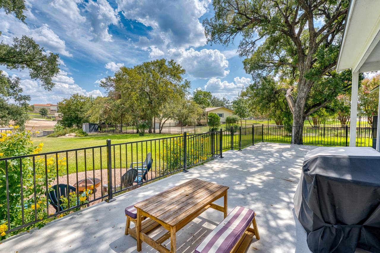 1001 Belaire Dr