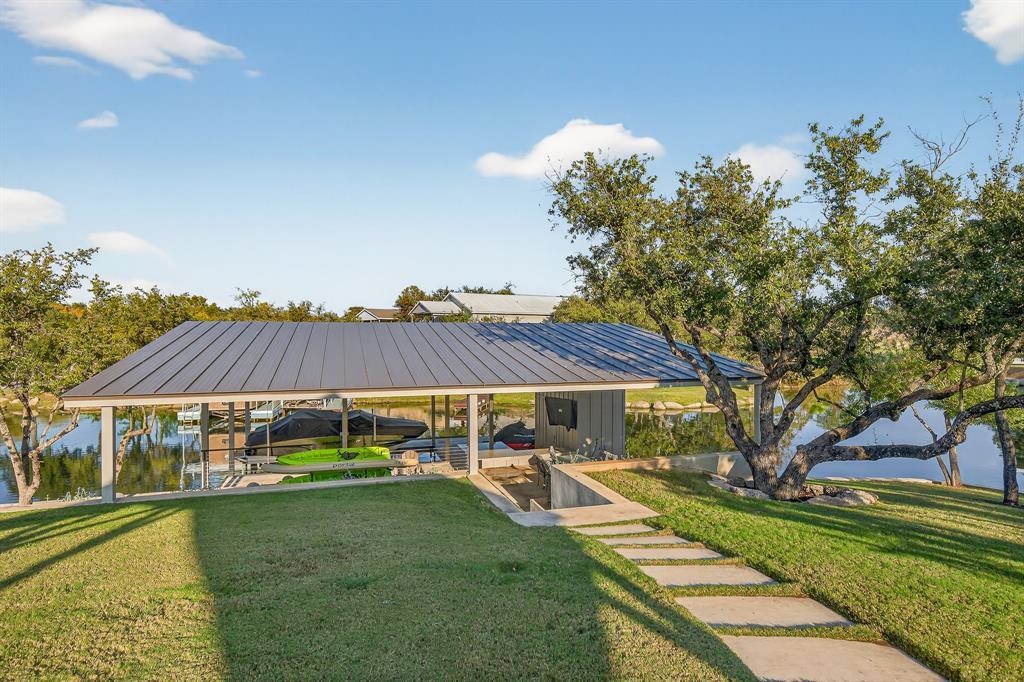 1011 MOSS DOWNS