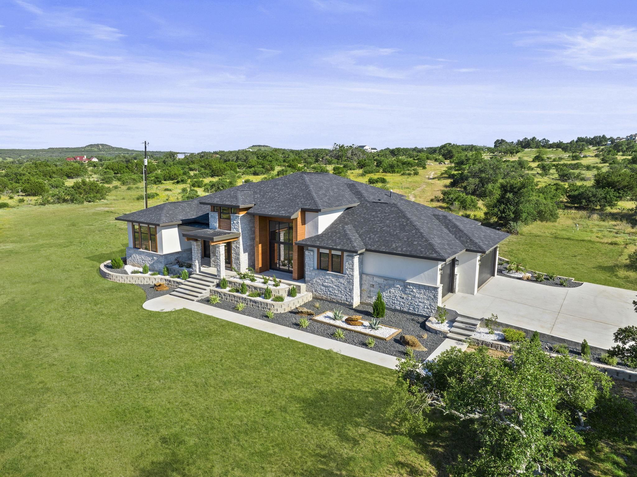 583 Comanche Ridge