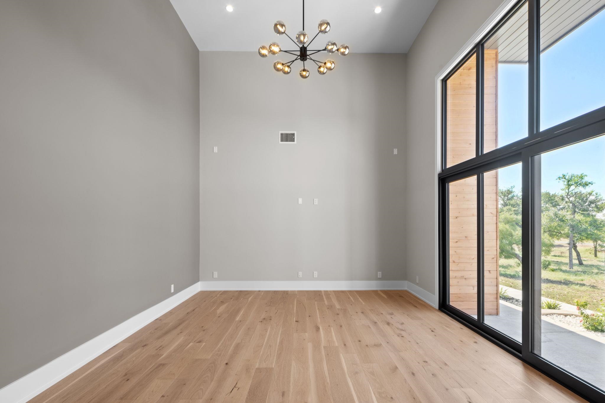 583 Comanche Ridge
