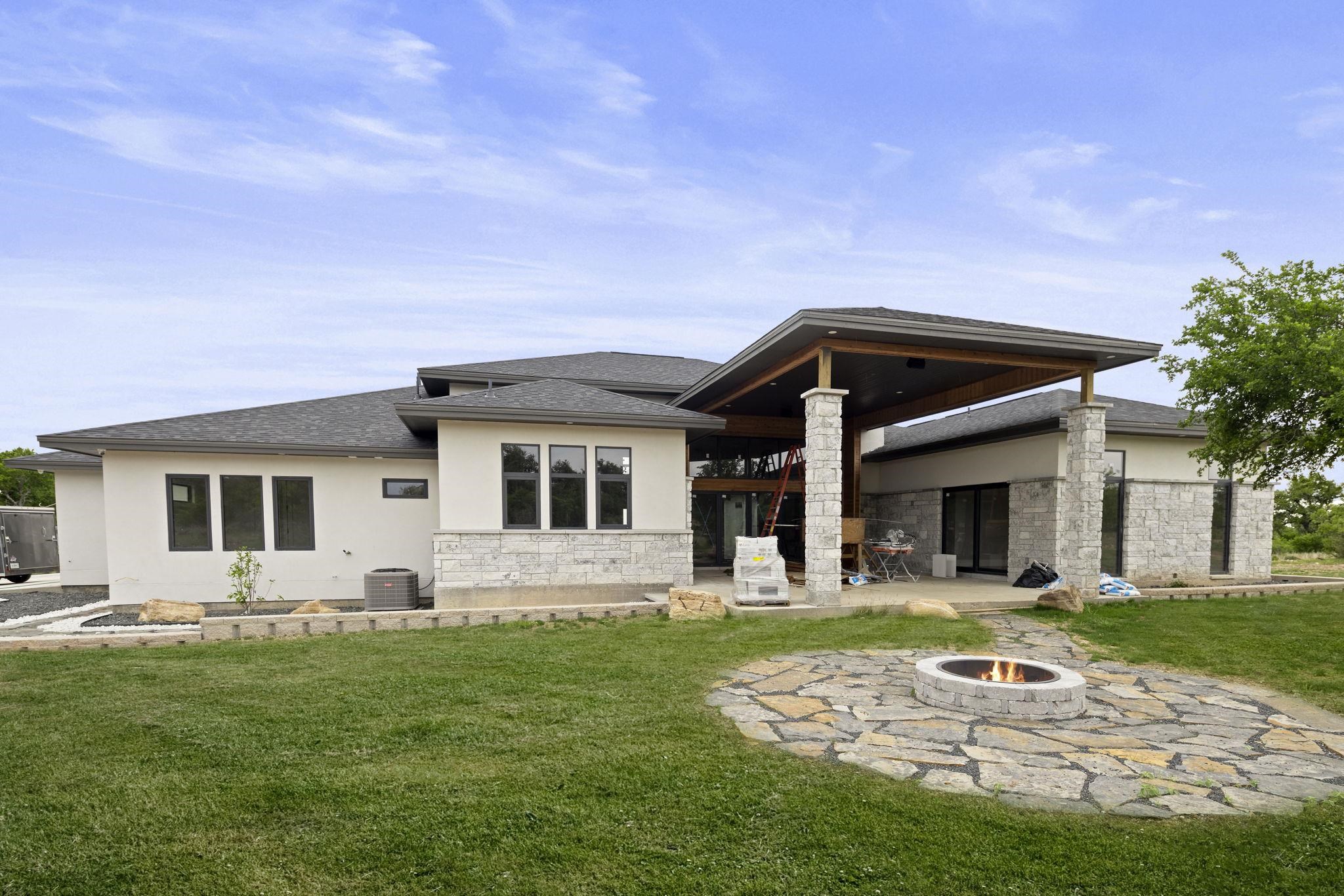 583 Comanche Ridge