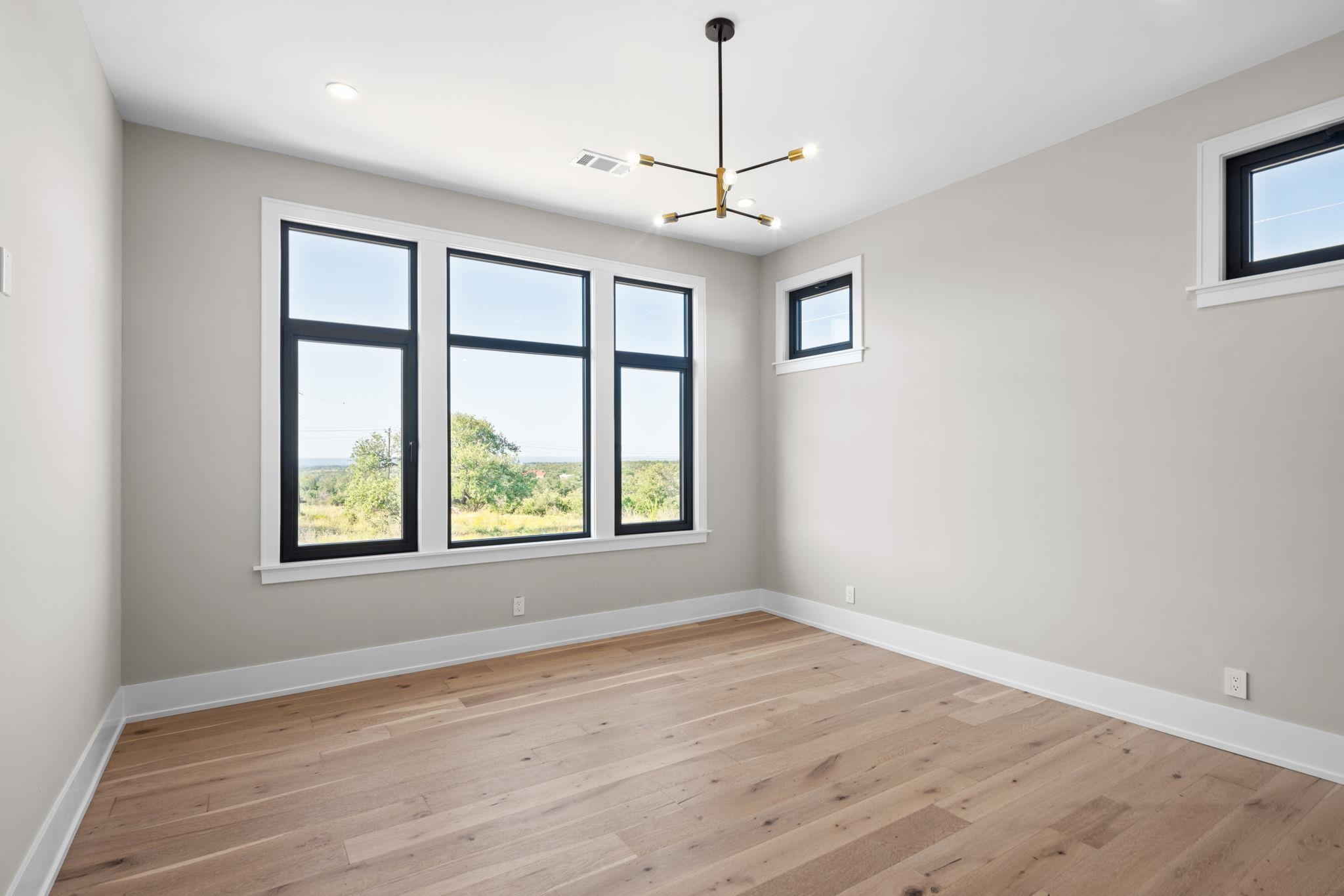 583 Comanche Ridge