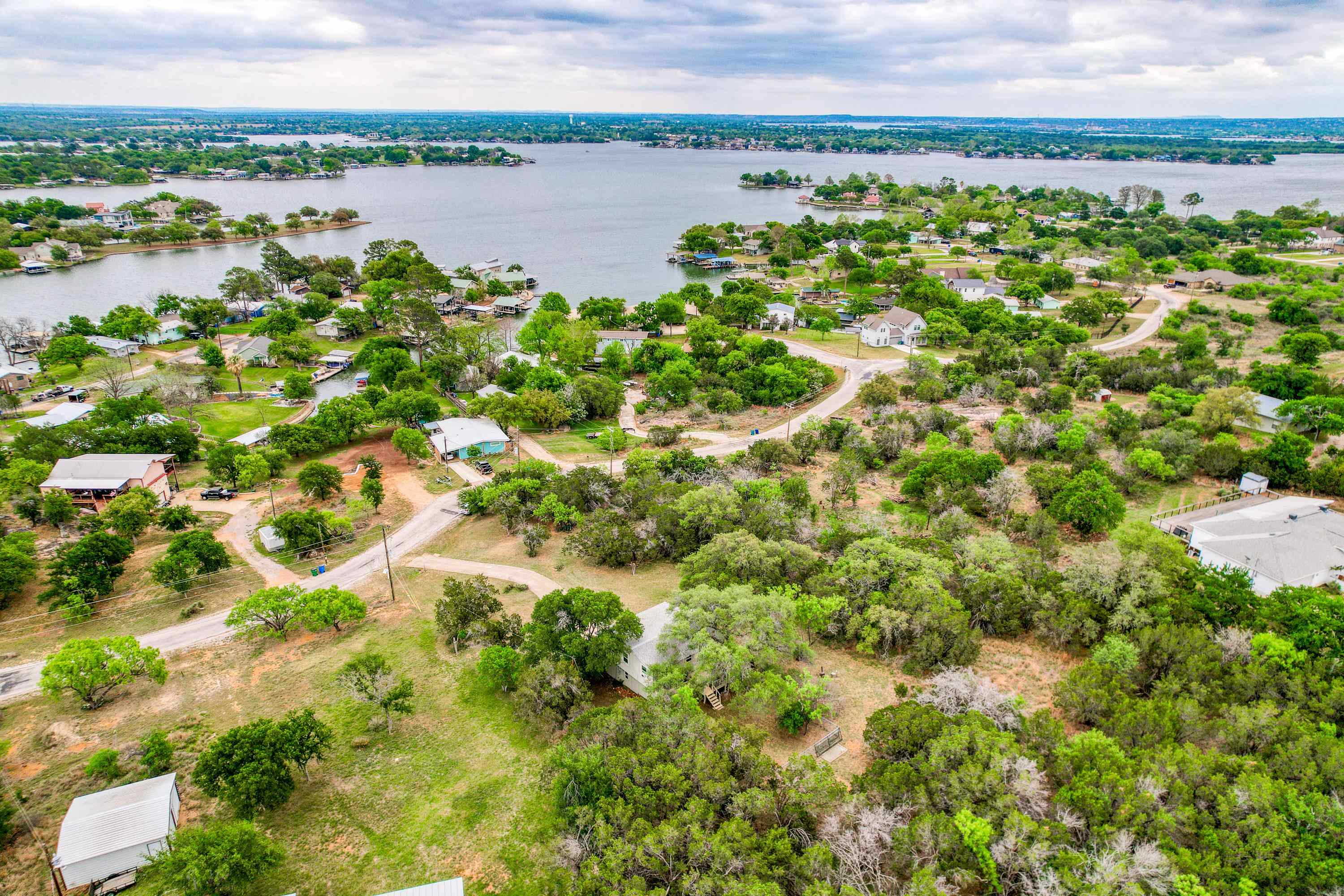 204 W Lakeshore Drive