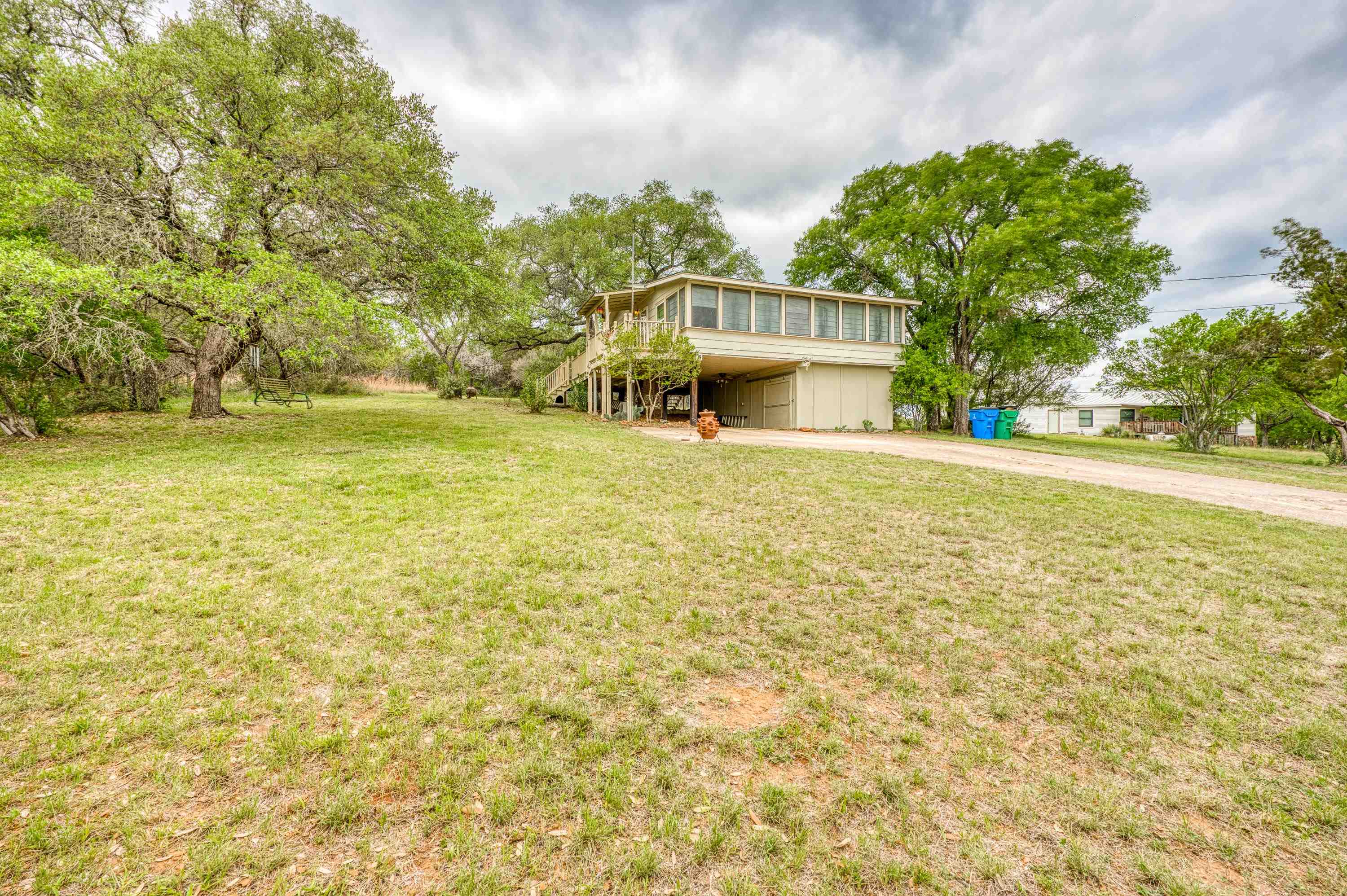 204 W Lakeshore Drive