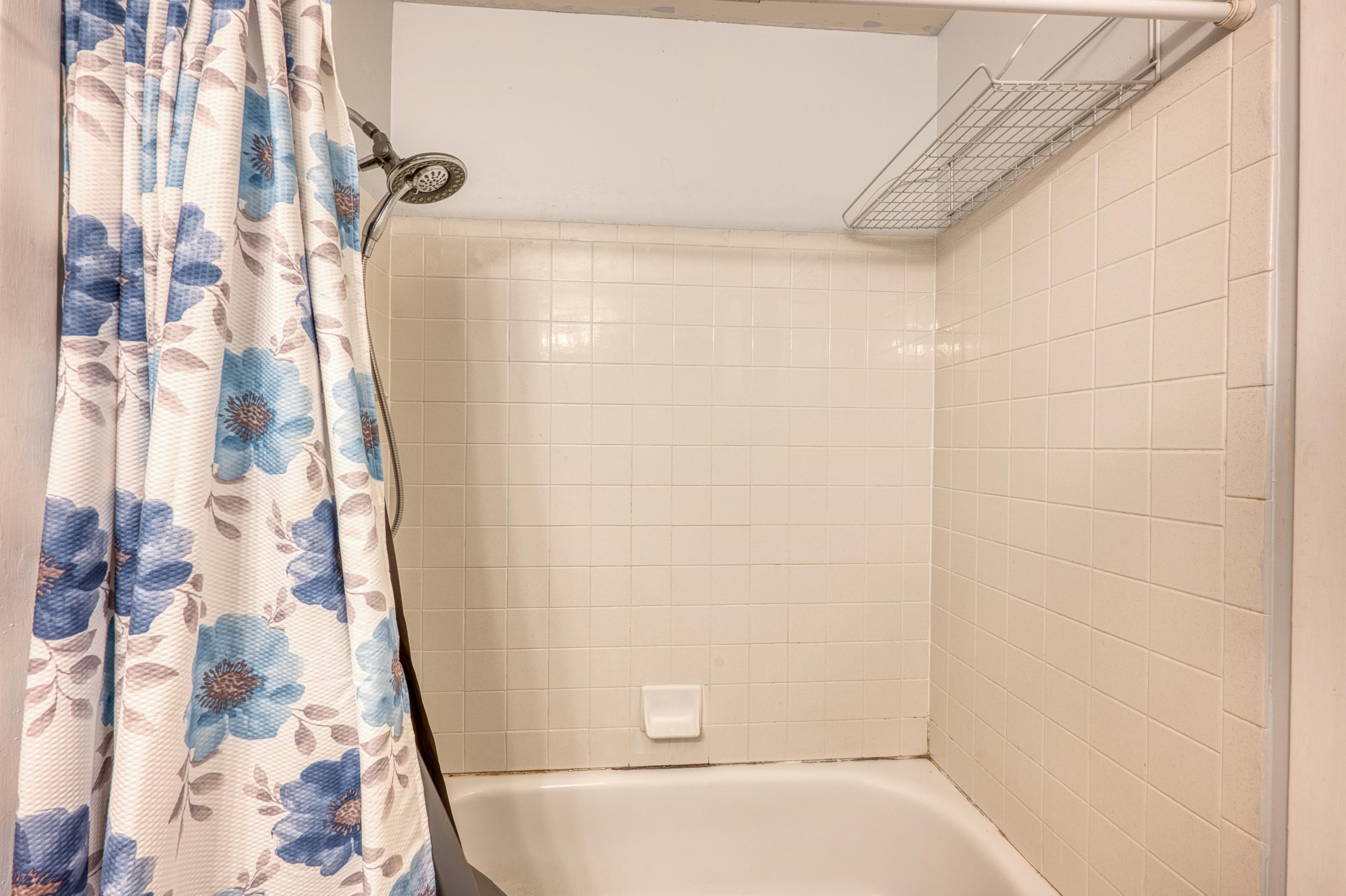 204 W Lakeshore Drive