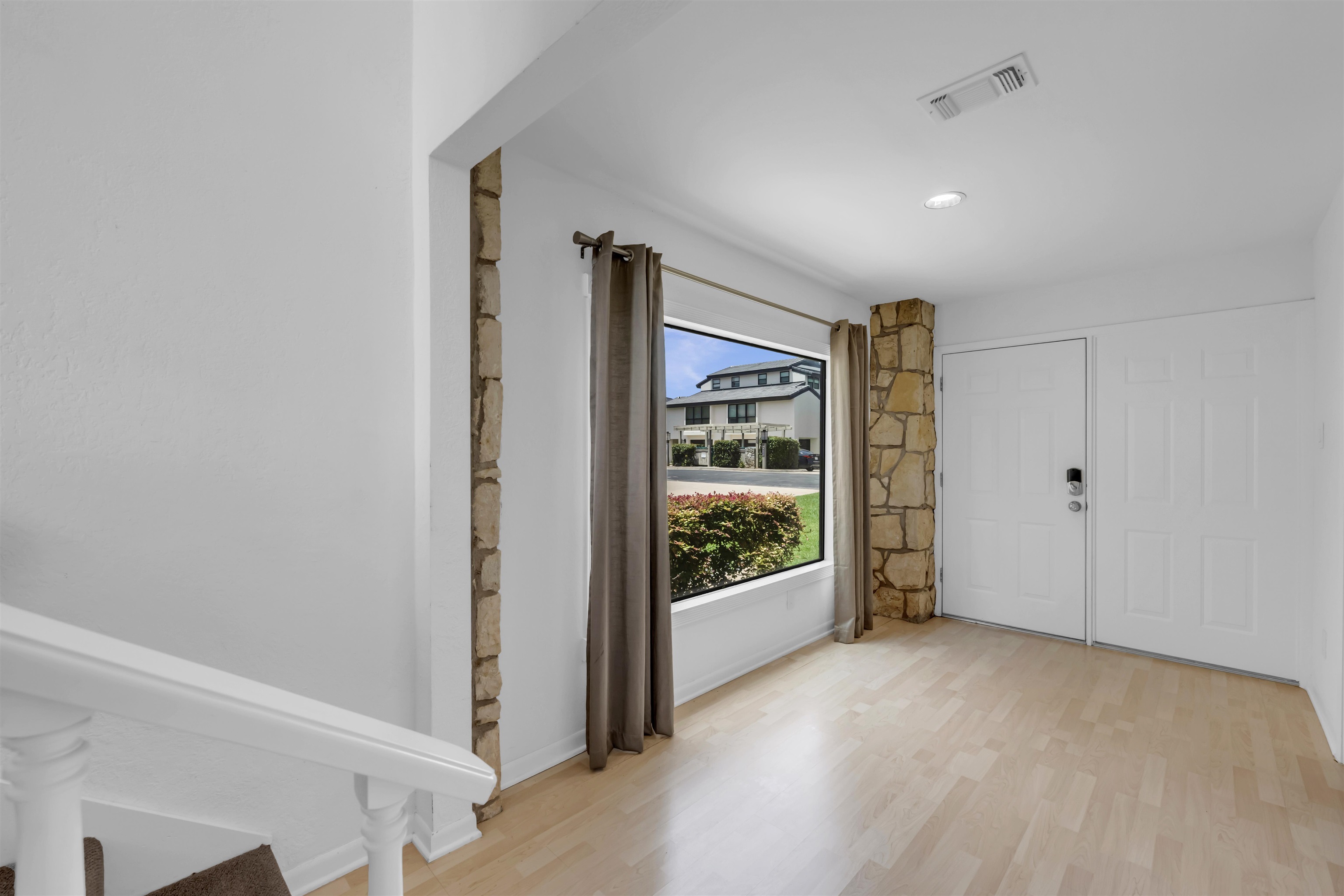 533 Lighthouse Drive