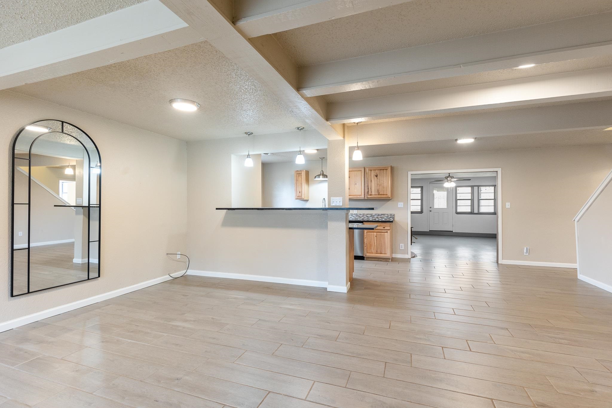 400 N River Oaks Drive