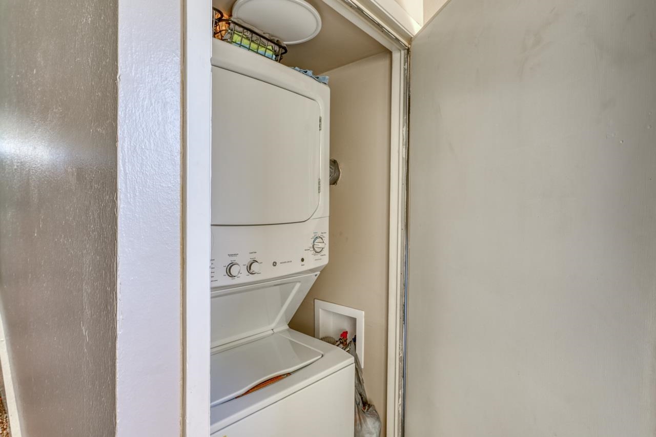 207 N Hi Circle