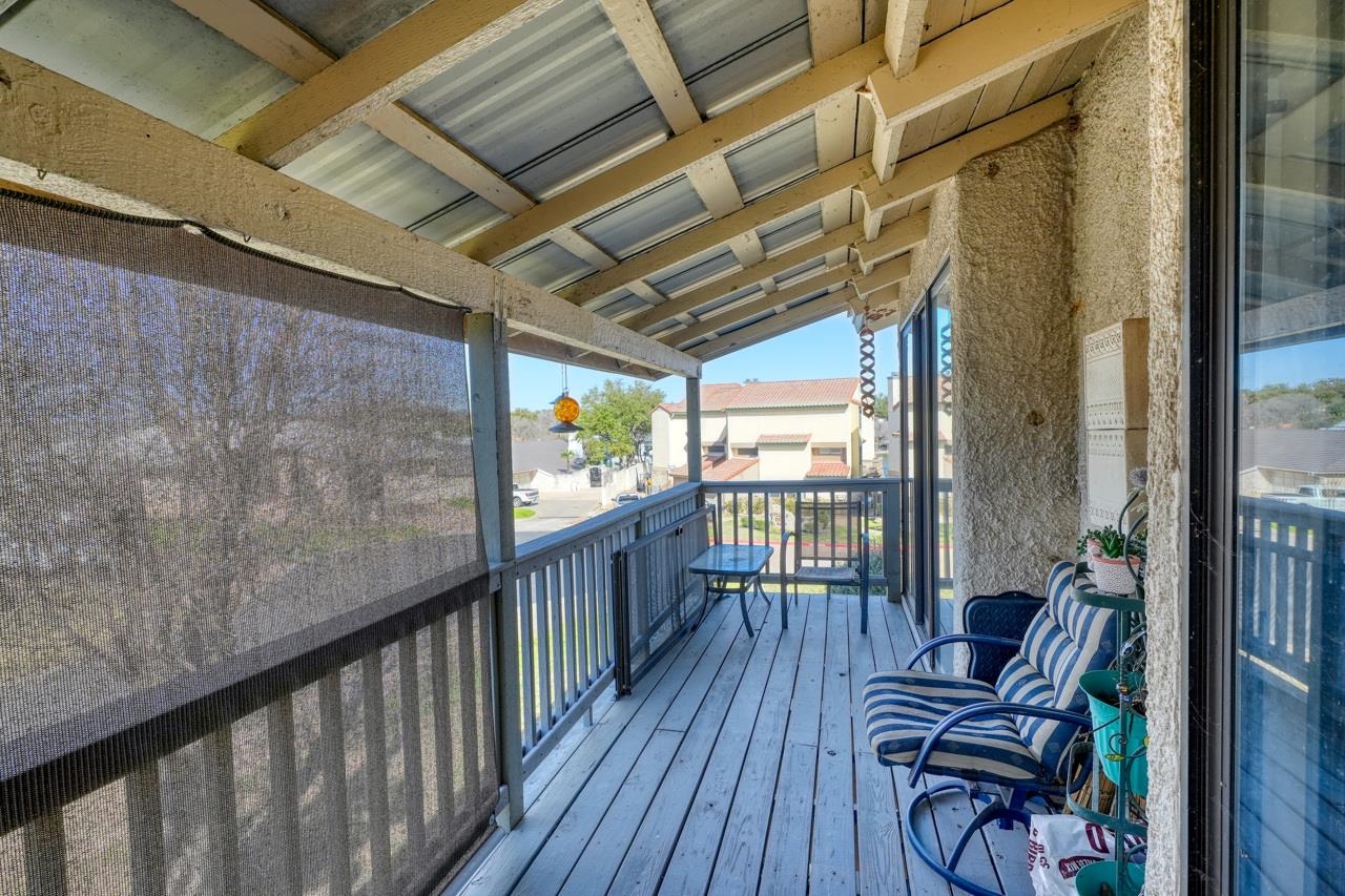 207 N Hi Circle