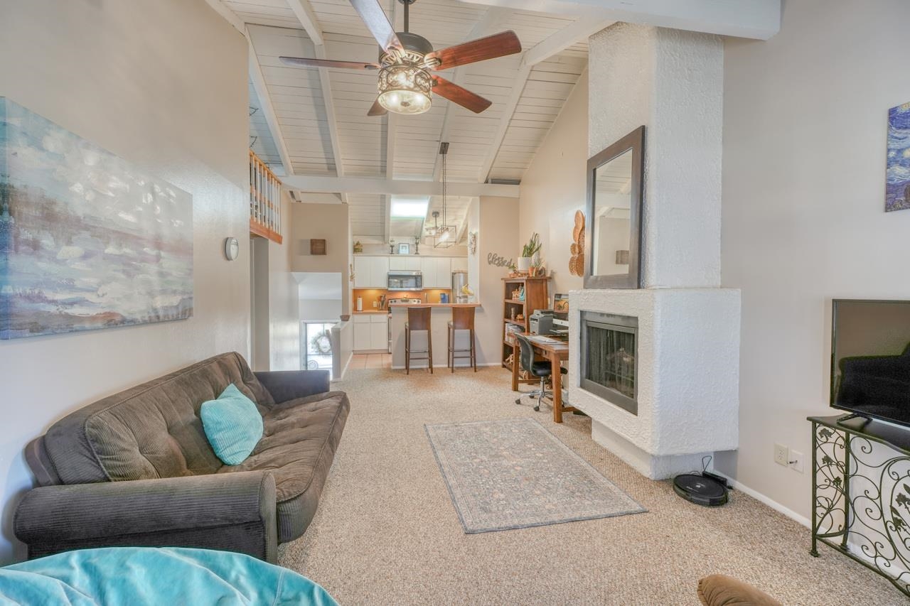 207 N Hi Circle