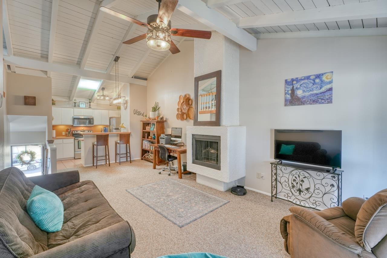 207 N Hi Circle