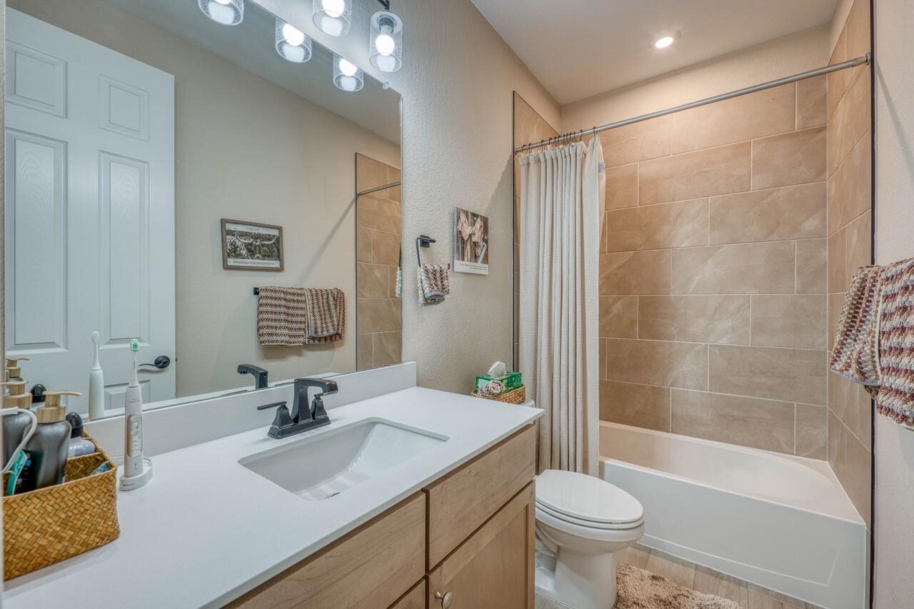 105 Plumbago Lane