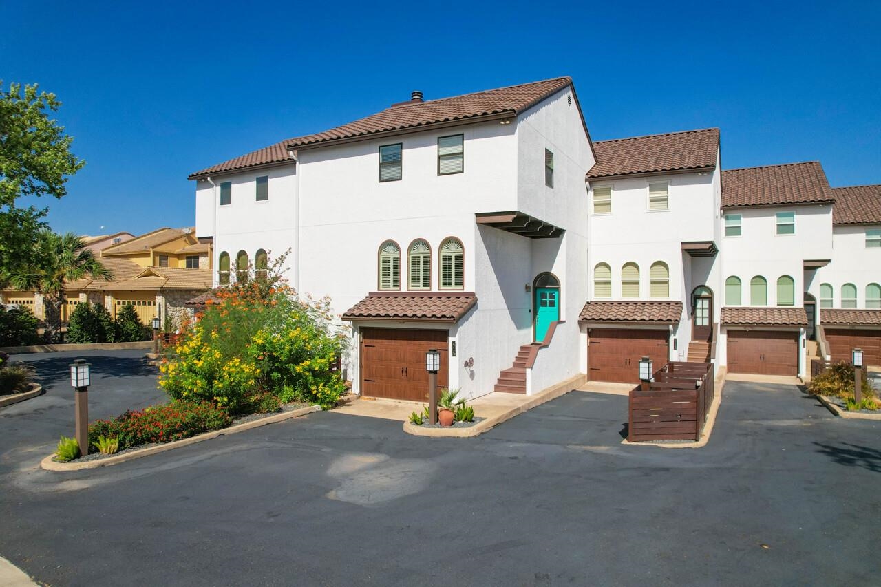 415 Horseshoe Bay North Boulevard