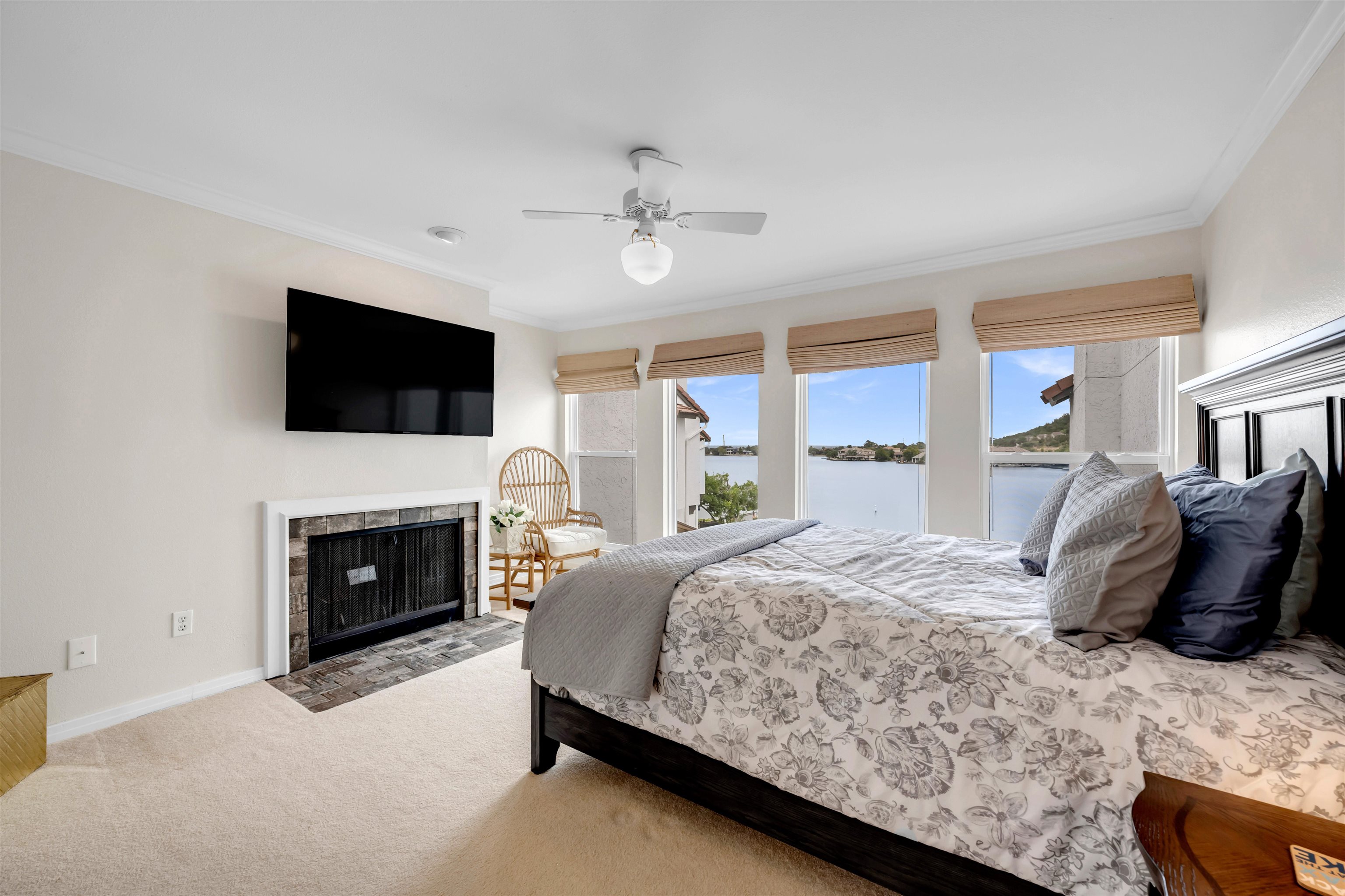 415 Horseshoe Bay North Boulevard