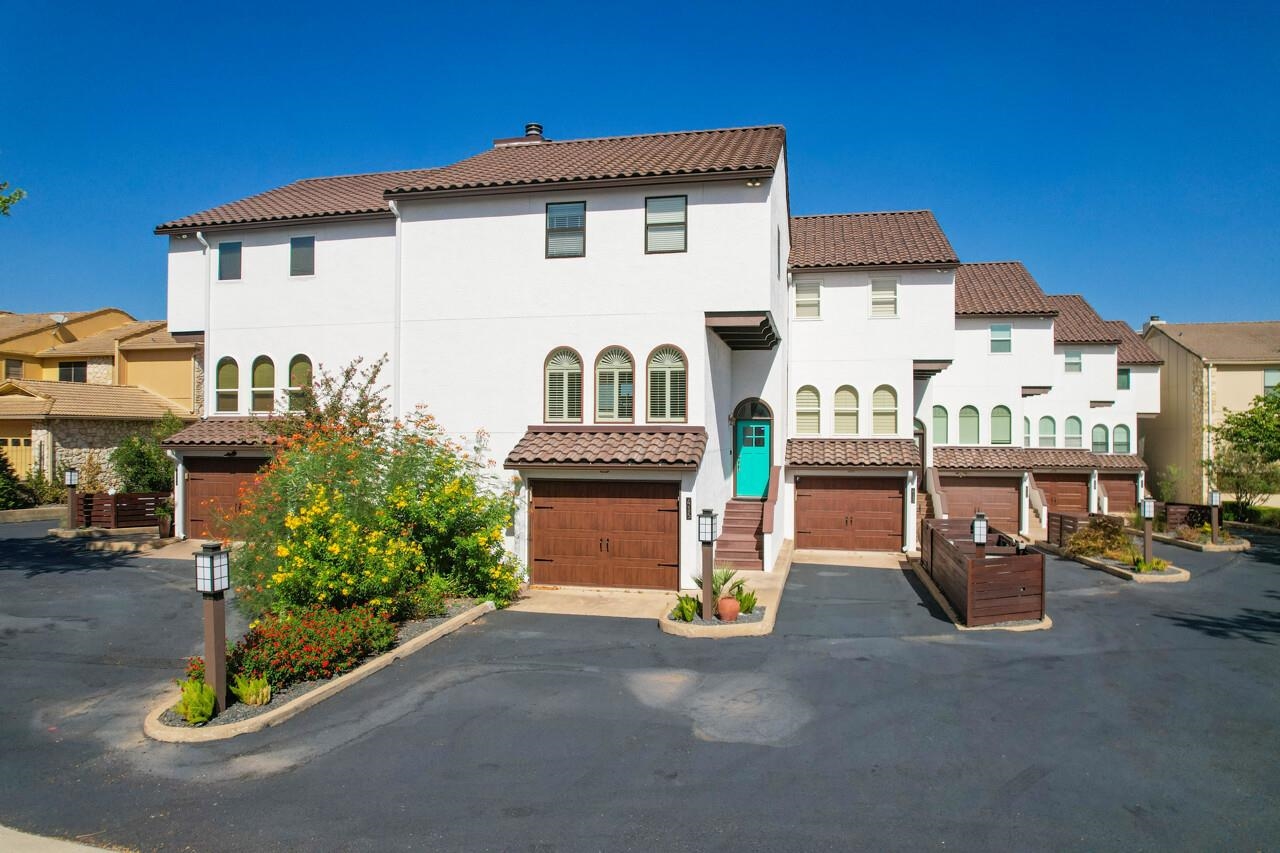 415 Horseshoe Bay North Boulevard